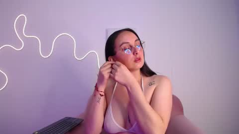 selene_swee online show from June 2026 07:49:01 PM