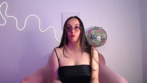 selene_swee online show from June 2026 08:35:01 PM