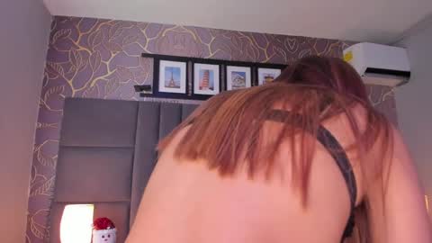 Snapshot of selene_tylor_ chatting on December 2024 07:01:01 AM Selene online show from December 2024 07:01:01 AM