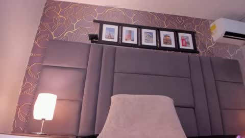 Snapshot of selene_tylor_ chatting on February 2025 12:09:01 AM Selene online show from February 2025 12:09:01 AM