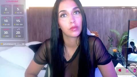 Snapshot of selene_vega_ chatting on October 2025 04:41:01 PM INDEPENDENT  model Instagram  selenevega08 online show from October 2025 04:41:01 PM