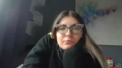 Selene online show from October 2025 03:56:02 PM