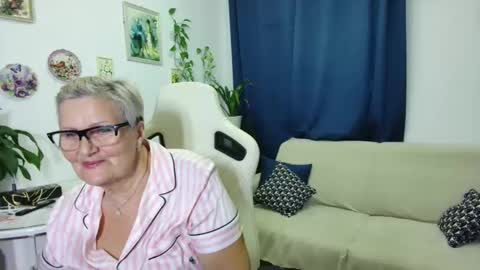 Snapshot of selenna57 chatting on December 2025 08:27:01 PM Selenna online show from December 2025 08:27:01 PM