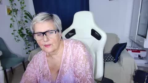 Selenna online show from January 2026 06:44:01 PM