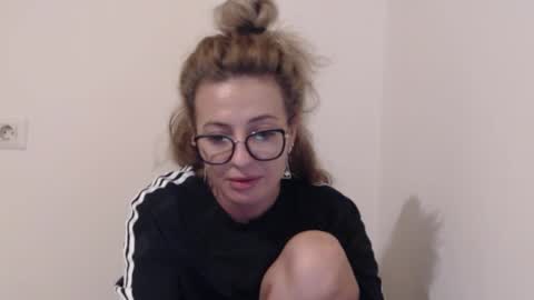 Selenna online show from October 2025 08:51:01 PM