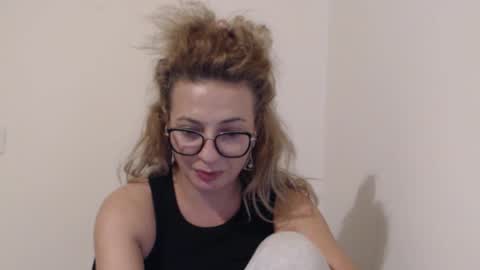 Selenna online show from October 2025 07:35:02 PM