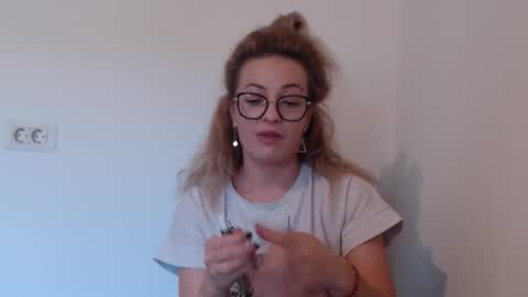 Selenna online show from October 2025 02:06:02 PM