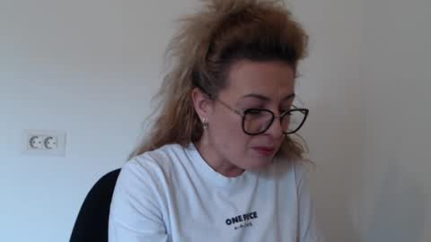 Selenna online show from October 2025 10:58:02 AM