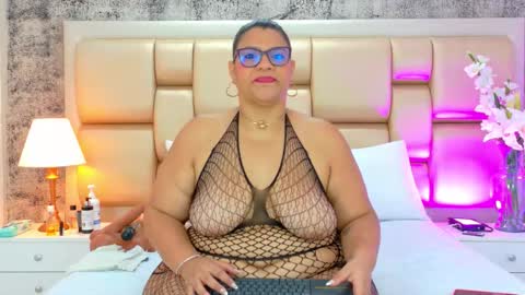 Selenna Cooper online show from January 2026 11:47:01 AM