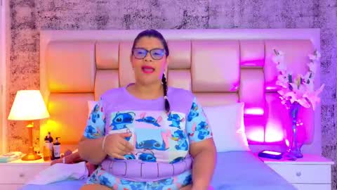 Selenna Cooper online show from March 2026 12:00:01 PM