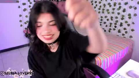 Snapshot of selina_lovers_ chatting on November 2025 02:43:02 AM Selina online show from November 2025 02:43:02 AM