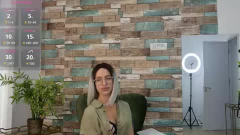 Snapshot of selinalips chatting on September 2025 08:28:02 AM SelinaLips online show from September 2025 08:28:02 AM