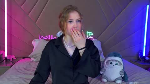 SelinSwarovski online show from January 2025 05:39:01 PM