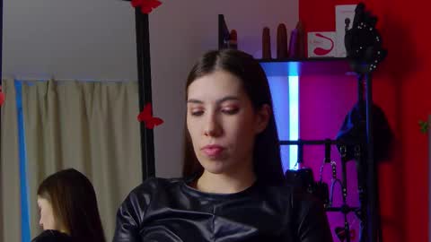 Snapshot of sellashine chatting on February 2026 06:22:01 AM Nicole online show from February 2026 06:22:01 AM