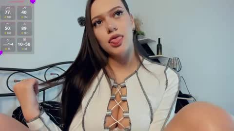 Julia online show from June 2026 07:09:02 AM