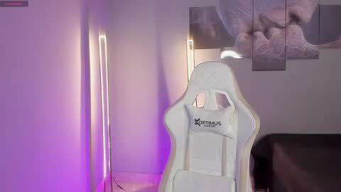 Snapshot of selyn_ chatting on December 2024 12:55:02 PM Selyn online show from December 2024 12:55:02 PM