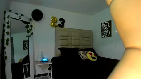 Snapshot of selyn_ chatting on October 2025 12:06:01 PM Selyn online show from October 2025 12:06:01 PM