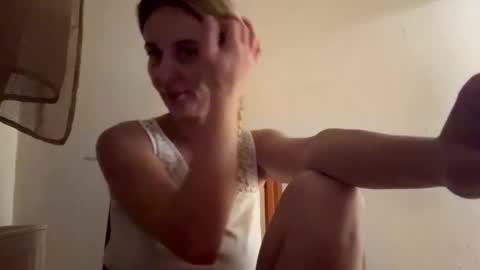 Sennya online show from October 2025 09:15:02 PM