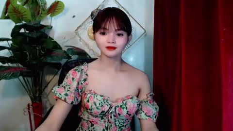 Snapshot of sensational_yeng chatting on November 2025 05:35:01 PM sensational_yeng online show from November 2025 05:35:01 PM