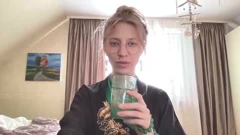 senseinner online show from September 2025 12:32:01 PM