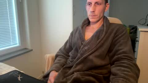 Snapshot of sensi0ne_1987 chatting on September 2025 01:02:02 PM Sensi0ne online show from September 2025 01:02:02 PM