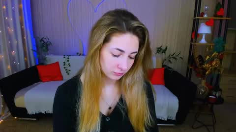 sensitiveheartt online show from May 2026 07:18:01 PM