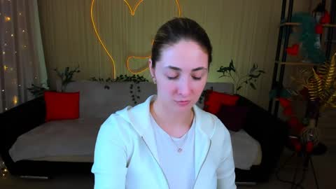sensitiveheartt online show from May 2026 07:32:02 PM