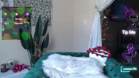 Snapshot of sensual_paradise_ chatting on May 2026 08:06:01 PM V online show from May 2026 08:06:01 PM