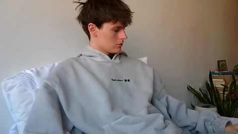 Cam online show from October 2025 07:07:02 PM