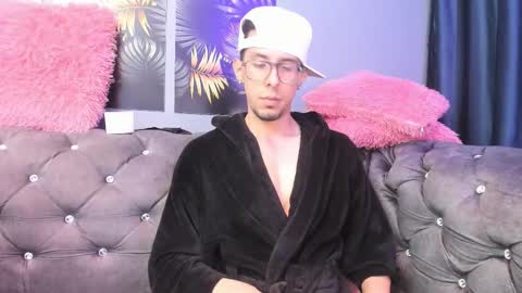 Snapshot of sensualsoulss chatting on September 2025 03:23:02 PM sensualsoulss online show from September 2025 03:23:02 PM