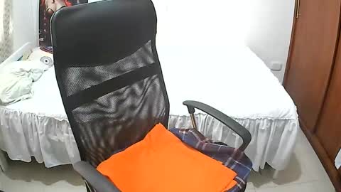 Snapshot of senthix1983 chatting on September 2025 07:26:02 PM senthix heyy promo en OnlyFans aprovecha 85 descuento online show from September 2025 07:26:02 PM