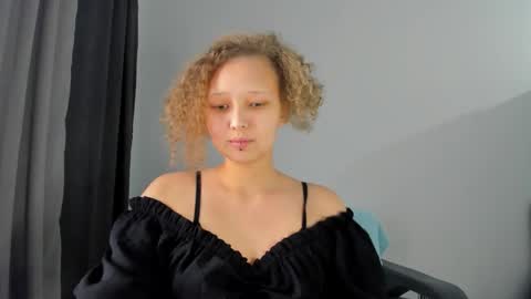 senya_sol online show from February 2026 08:40:02 AM