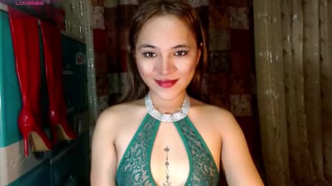 Snapshot of seraphinaheather chatting on February 2026 02:01:02 AM Chloe online show from February 2026 02:01:02 AM