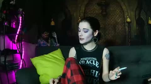 Seraphin Munster online show from October 2025 10:04:02 PM