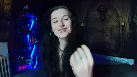 Seraphin Munster online show from November 2025 06:51:01 PM