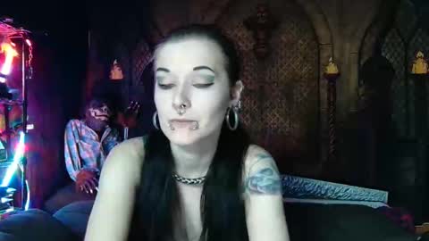 Seraphin Munster online show from November 2025 10:42:02 PM