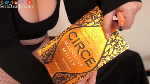 Snapshot of serareads chatting on November 2025 02:38:01 PM SeraReads online show from November 2025 02:38:01 PM