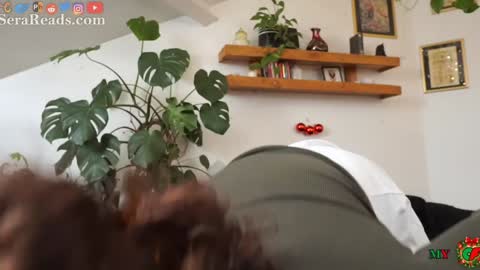 Snapshot of serareads chatting on December 2025 09:06:01 AM SeraReads online show from December 2025 09:06:01 AM