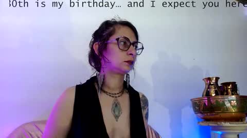 Serena Xyz online show from November 2025 05:59:01 PM