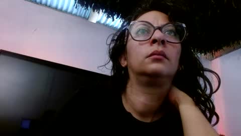 Snapshot of serena_xyz chatting on June 2026 02:27:01 PM Serena Xyz online show from June 2026 02:27:01 PM