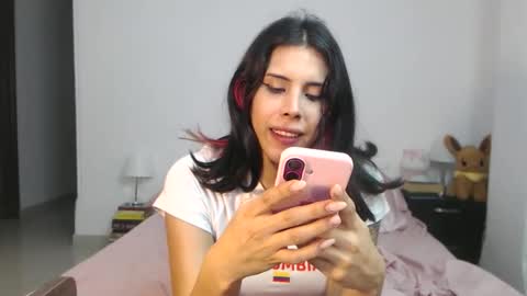 sararoussee online show from May 2026 05:25:01 AM