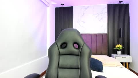 Serene online show from October 2025 12:52:02 PM