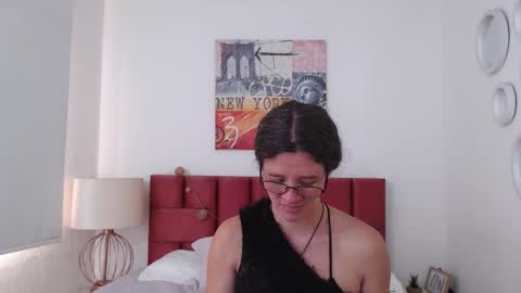 Snapshot of sereneclarks_ chatting on January 2025 03:28:02 PM sereneclarks_ online show from January 2025 03:28:02 PM