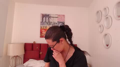 Snapshot of sereneclarks_ chatting on January 2025 06:36:02 PM sereneclarks_ online show from January 2025 06:36:02 PM