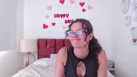 Snapshot of sereneclarks_ chatting on February 2025 06:52:01 PM sereneclarks_ online show from February 2025 06:52:01 PM