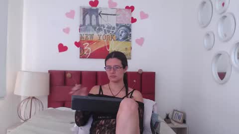 Snapshot of sereneclarks_ chatting on March 2025 03:37:01 PM sereneclarks_ online show from March 2025 03:37:01 PM