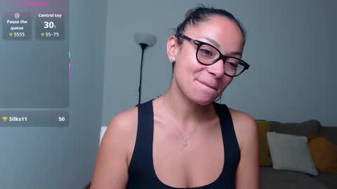 Snapshot of serenesophi chatting on November 2025 03:04:01 AM SereneSophi online show from November 2025 03:04:01 AM