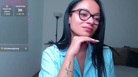 Snapshot of serenesophi chatting on November 2025 02:24:01 AM SereneSophi online show from November 2025 02:24:01 AM