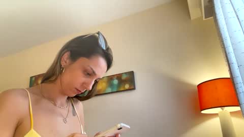 serenityroseee online show from May 2026 06:47:02 PM
