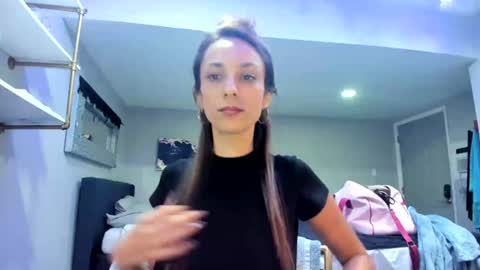 serenityroseee online show from July 2026 11:18:02 PM